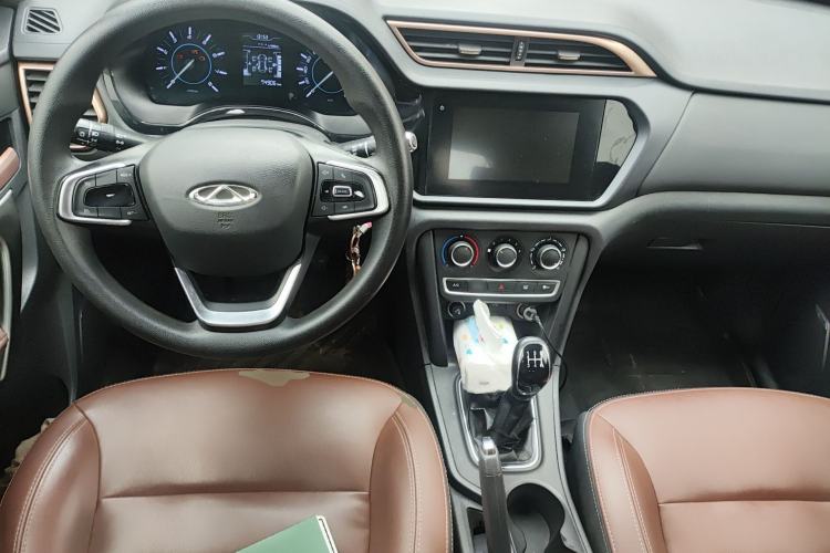 Used Chery Tiggo 3 2020 Million Global Edition 1.5L Manual Elite Model Center Console