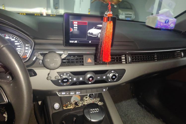 Used Audi A4L 2017 Plus 40 TFSI Ambition Model
