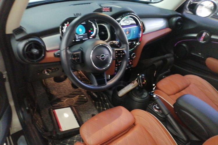 Used MINI 2022 1.5T COOPER Artist Center Console