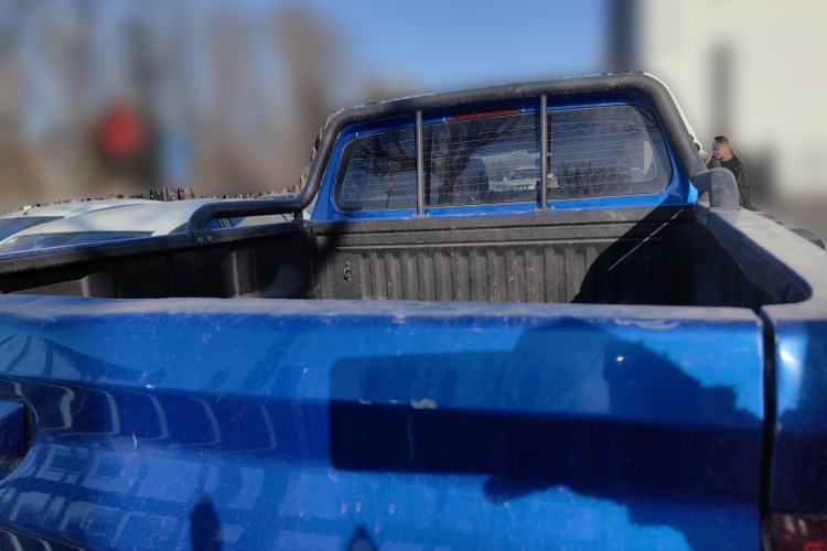 Used SAIC MAXUS T60 2022 5th Anniversary Edition 2.0T Diesel Manual Transmission 4x4 High Ground Clearance Comfort Version Flat Cargo Bed