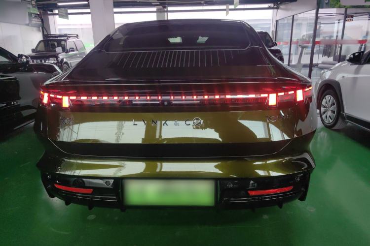 Used Lynk & Co Lynk & Co 10 EM-P 2025 Model 240 All-Wheel Drive Ultra—Sport Edition