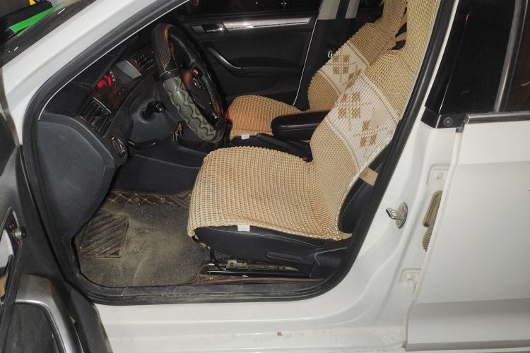 Used Volkswagen Santana 2016 1.6L Manual Comfort Edition
