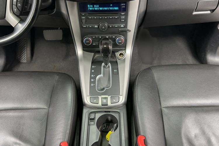 Used Chevrolet Captiva 2015 2.4L 4x4 Flagship Edition 7-Seater
