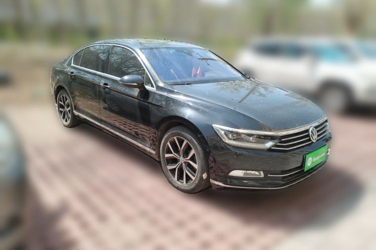 Used Volkswagen Magotan 2017 330TSI DSG Luxury Model Exterior 2