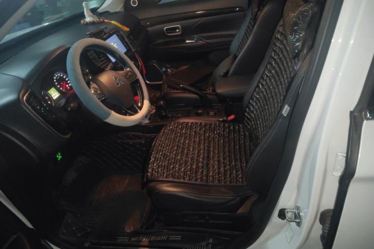 Used Mitsubishi Outlander 2017 2.0L Two-Wheel Drive Glory Edition 5 Seats
