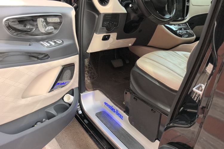 Used Mercedes-Benz Vito 2021 2.0T Elite Version 7 Seats Driver Seat