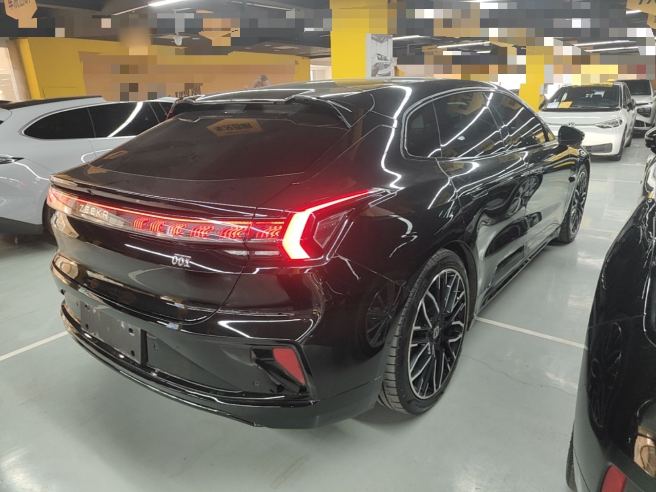 Zeekr 001 2025 YOU Edition 100 kWh All-Wheel Drive — снимка 6