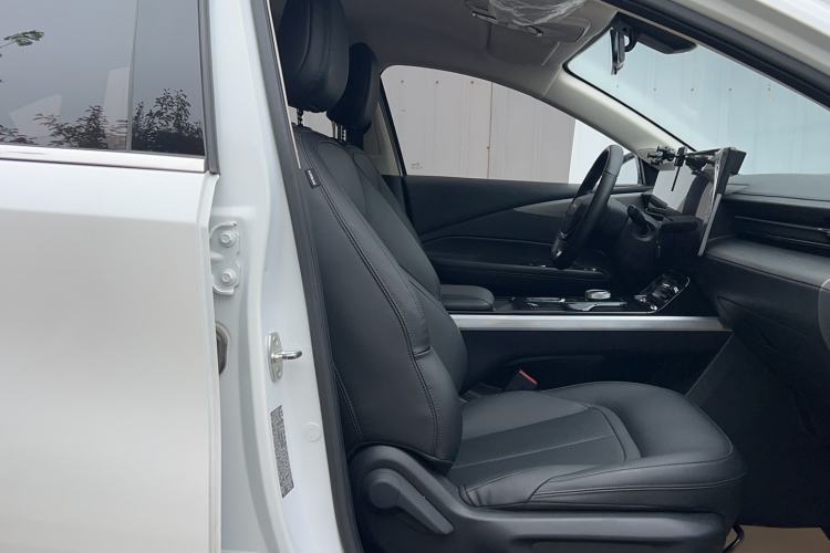 Used Wuling Xingguang 2023 150 Advanced Edition Right Front Seat