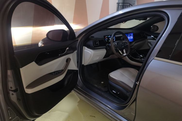 Used BYD Qin PLUS 2024 HONOR Edition DM-i 55KM Beyond Model
