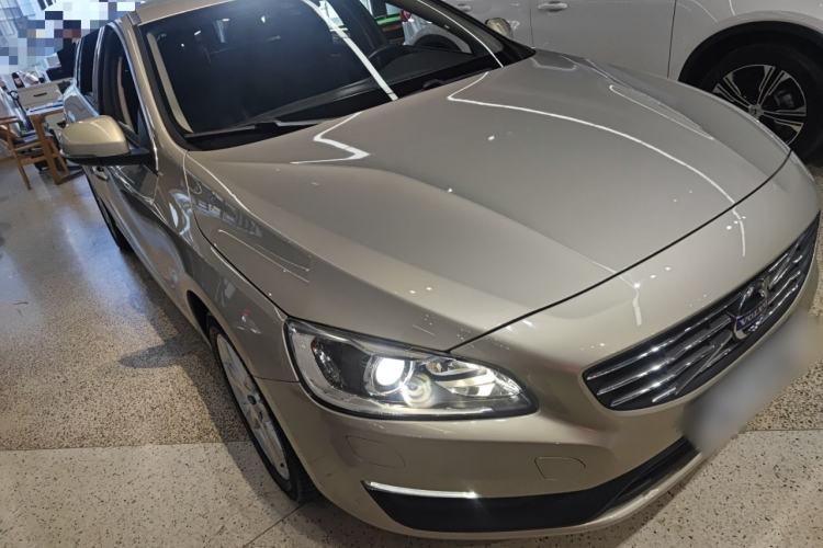 Used Volvo V60 2017 T4 Smart Edition China V Standard
