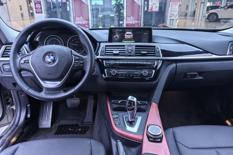 Used BMW 3 Series 2017 320Li Fashion Model
