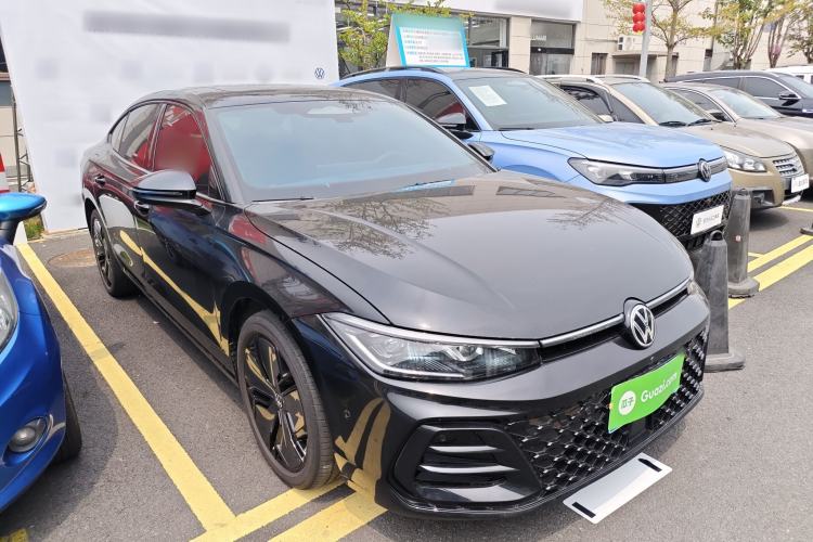 Used Volkswagen Passat 2025 Pro 380TSI Starry Dragon Luxury Edition Front Right 45 Deg