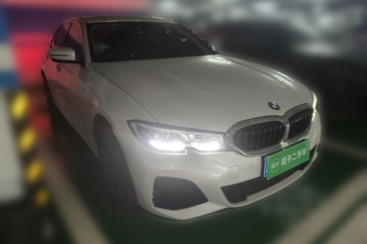 Used BMW 3 Series 2022 Updated 325i M Sport Package Front Right 45 Deg