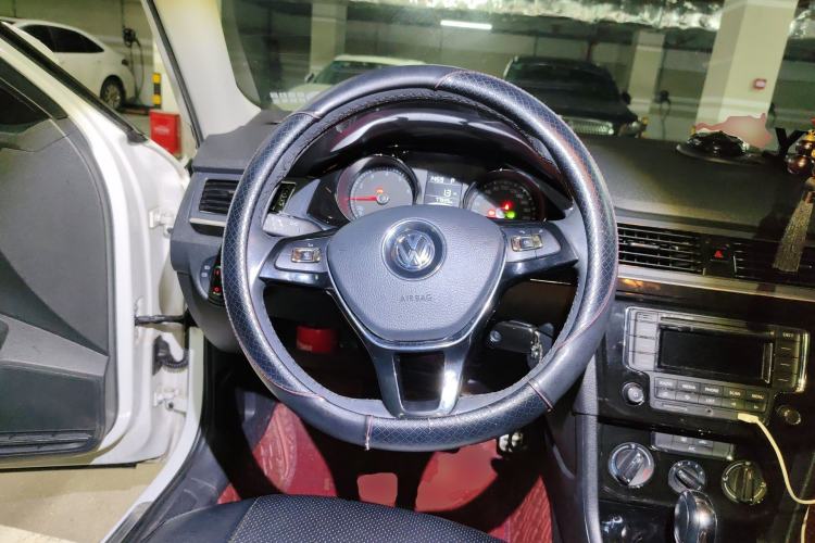 Used Volkswagen C-TREK 2018 1.5L Automatic Comfort Model Steering Wheel