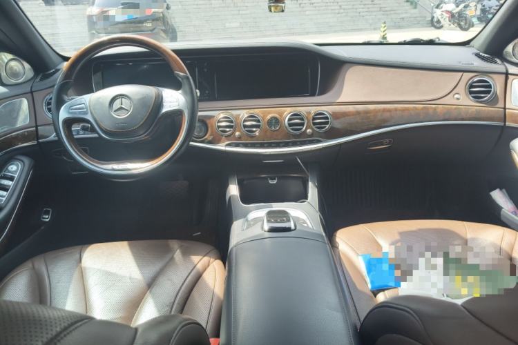 Used Mercedes-Benz S-Class 2017 S 320 L Luxury Model Center Console