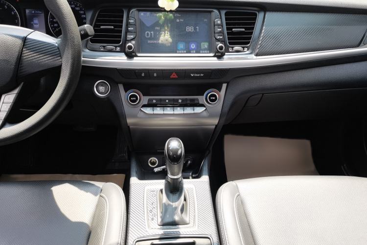 Used Hyundai Mistra 2017 1.6T Automatic Smart GLS China V Standard Audio And AC Panel