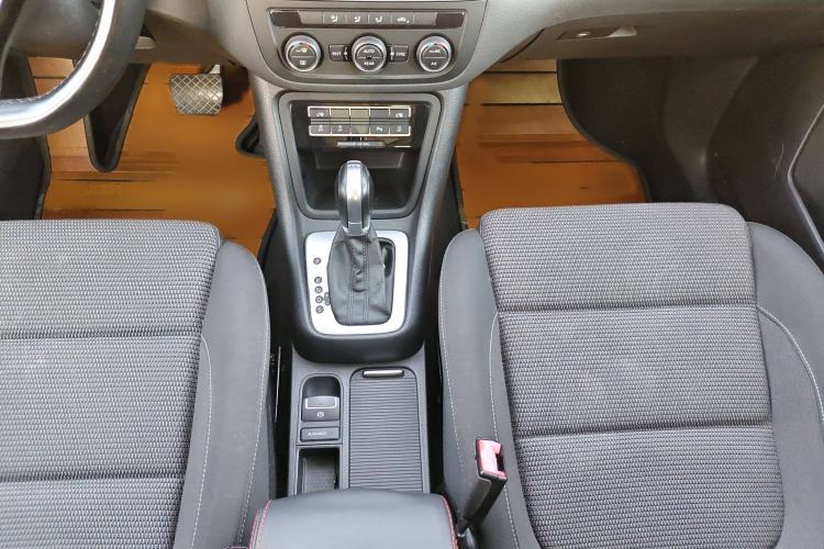 Used Volkswagen Sharan 2016 380TSI Warm-Hearted Red Limited Edition