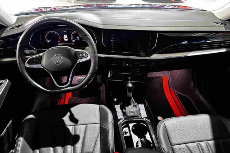 Used Volkswagen Passat 2025 Outstanding Model 330TSI Starry Elite Edition Interior 1