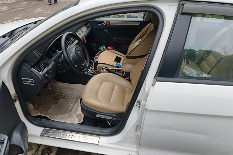 Used Volkswagen Bora 2015 Value Edition 1.6L Manual Fashionable Style