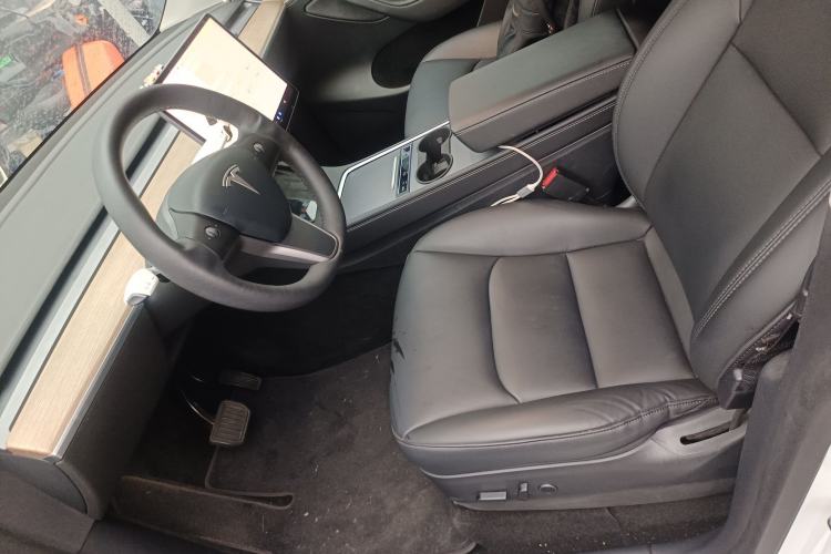 Used Tesla Model Y 2021 Long-Range All-Wheel-Drive Version
