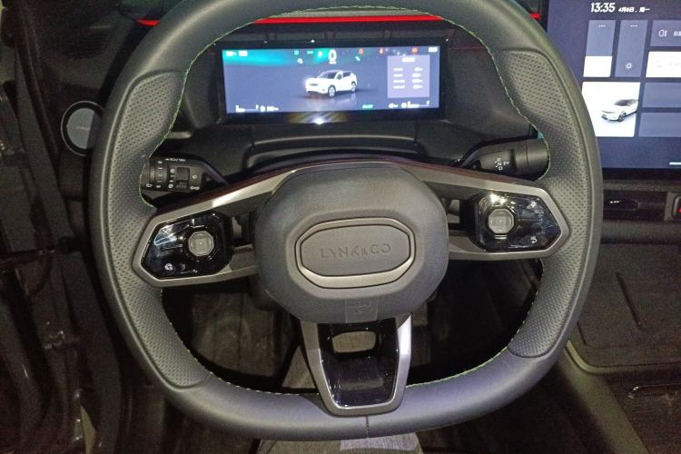 Used Lynk & Co 06 EM-P 2023 EM-P 126 Long-Range Halo Steering Wheel