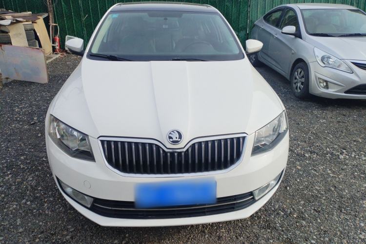 Used Skoda Octavia 2015 1.6L Manual Yijun Edition Front