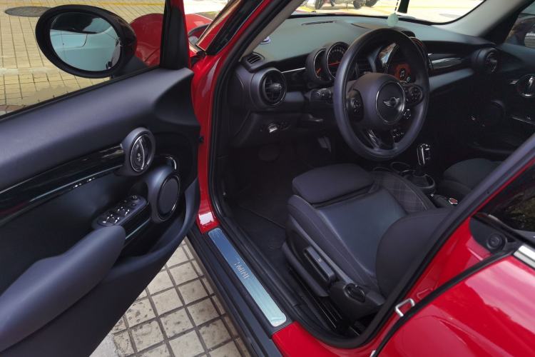 Used MINI 2018 1.5T COOPER Classic Edition Five-Door Version
