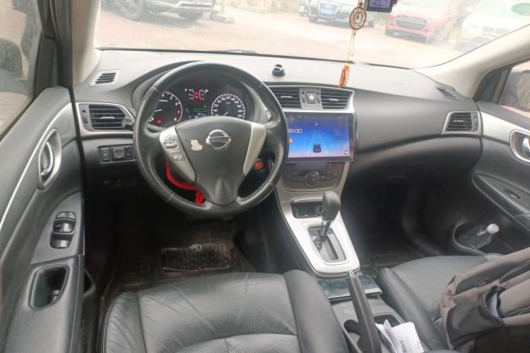 Used Nissan Sylphy 2014 1.6XV CVT Deluxe Edition Center Console