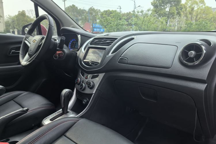 Used Chevrolet Trax 2014 1.4T Automatic Two-Wheel Drive Luxury Model Interior 7