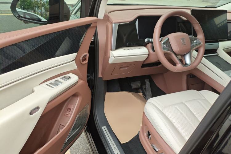 Used BYD Xia 2025 DM-i 1.5T 180km Excellence Model Driver Seat