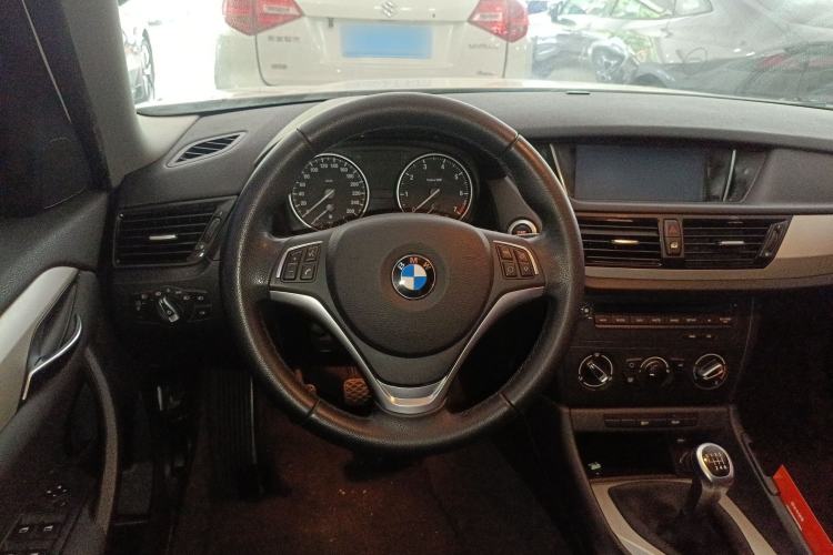 Used BMW X1 2014 sDrive18i manual model
