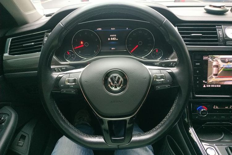 Used Volkswagen Phideon 2018 Revised Version 380TSI Two-Wheel Drive Business Edition Steering Wheel