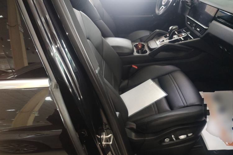 Used Porsche Cayenne 2018 Cayenne 3.0T Right Front Seat