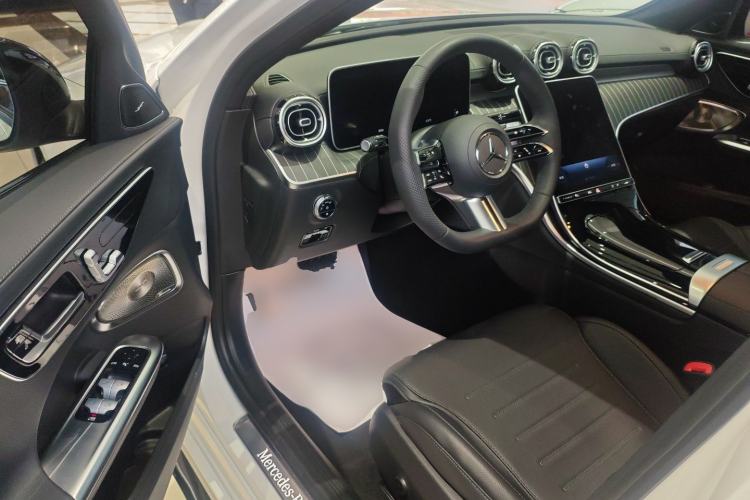 Used Mercedes-Benz C-Class 2023 Restyled C 260 L Night Edition Sports Version Driver Seat