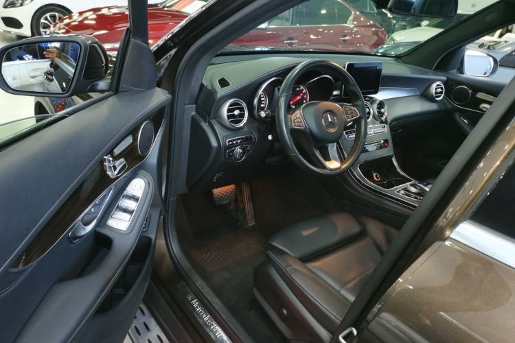 Used Mercedes-Benz GLC 2017 GLC 260 4MATIC Luxury Model
