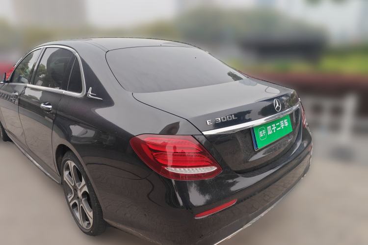 Used Mercedes-Benz E-Class 2016 E 300 L Sporty and Stylish Model
