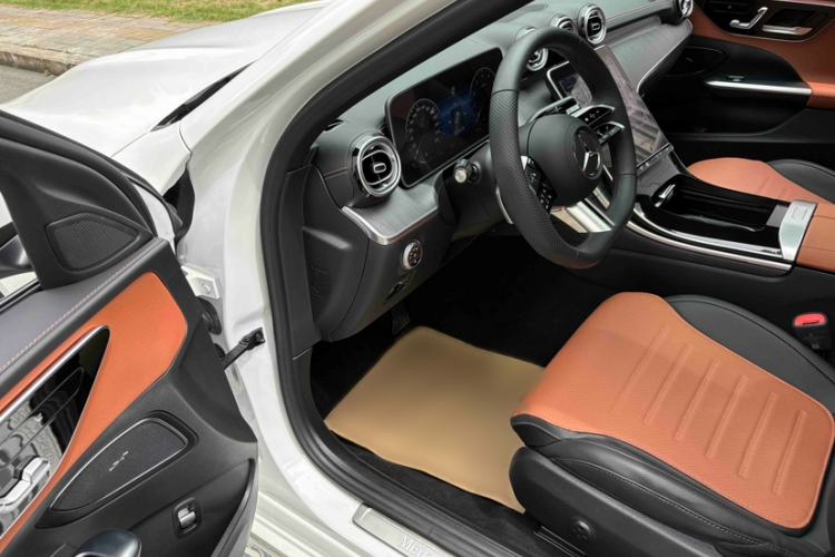 Used Mercedes-Benz C-Class 2023 C 260 L Sport Edition Interior 3