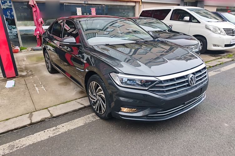 Used Volkswagen Sagitar 2021 280TSI DSG Excellence Edition Front Right 45 Deg