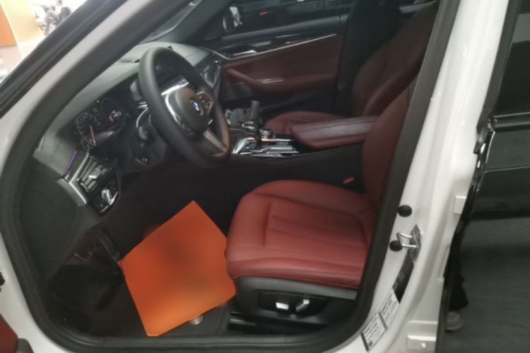 Used BMW 5 Series 2019 Facelifted 530Li Leading Edition M Sport Package Left Front Seat