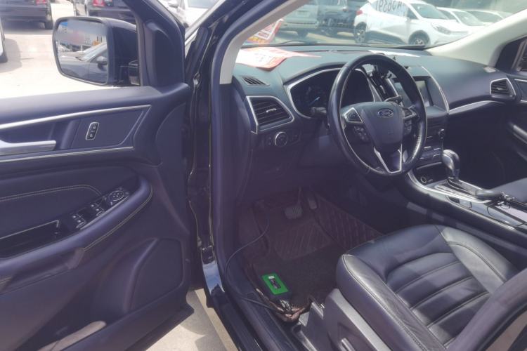 Used Ford Edge 2016 EcoBoost 245 Two-Wheel-Drive Titanium 7-Seater
