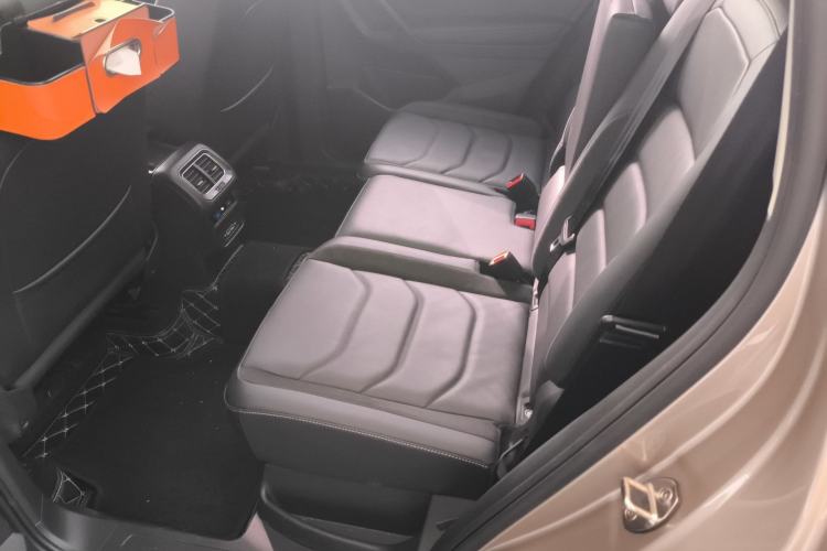 Used Volkswagen Tiguan L 2020 330TSI Automatic Two-Wheel Drive Smart Luxury Edition China VI Standard Left Rear Seat