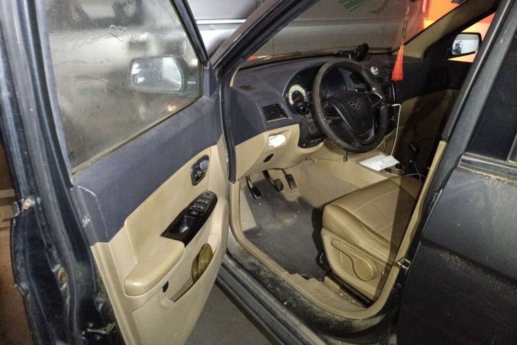 Used Wuling Hongguang 2014 1.2L S Comfort Model China IV
