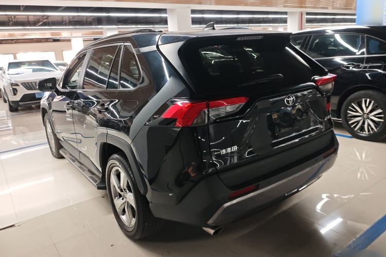 Used Toyota RAV4 2021 2.0L CVT Two-Wheel Drive Fashion PLUS Edition Rear Left 45 Deg