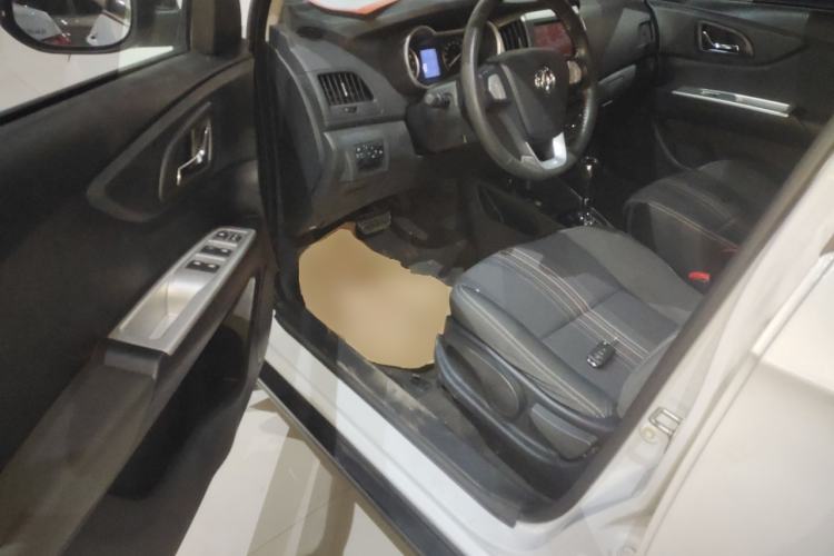 Used Dongfeng Aeolus AX3 2016 1.5L Automatic Zunku Model