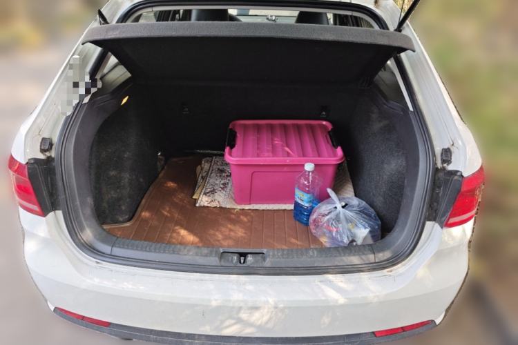 Used Volkswagen Gran Lavida 2013 1.6L Manual Fashion Model