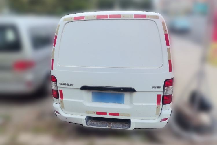 Used Jinbei Hiace 2018 2.0L Fifth-Generation Box Truck Standard Roof 2 Seats 4G19
