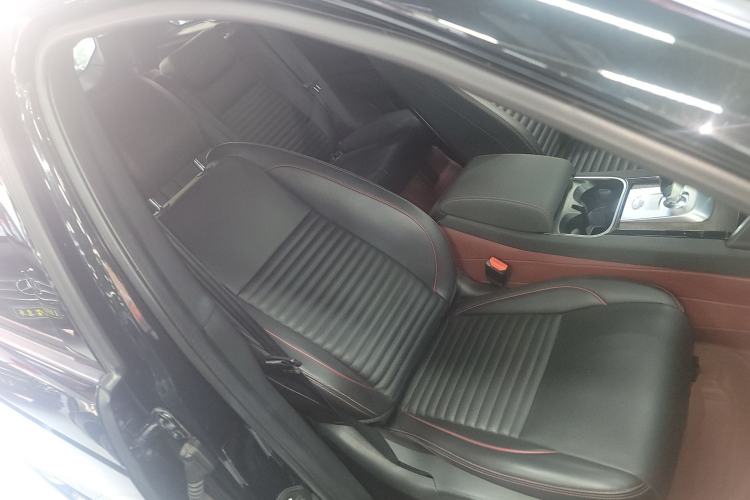 Used Land Rover Discovery Sport 2022 249 PS R-Dynamic S Performance Edition 5 Seats Right Front Seat