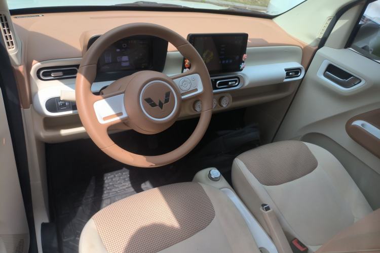 Used Wuling Hongguang MINIEV 2024 3rd Generation 215km Youth Edition Center Console