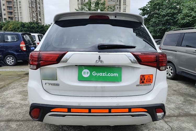 Used Mitsubishi Outlander 2019 2.4L 4x4 Zhi Xiang Edition 7 Seats China VI Standard