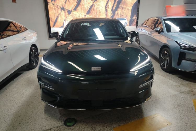 Used Geely Galaxy 8 2025 130km EM-i Flagship Edition Front